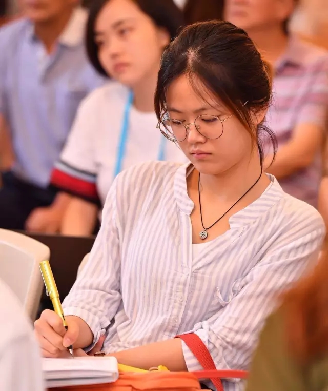 上海的都会更新，，，地标性修建