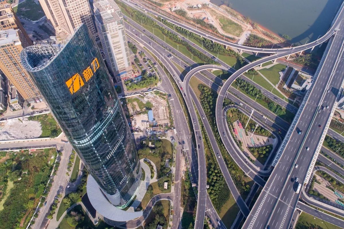 疏离与融合的平衡，修建与都会相生相成